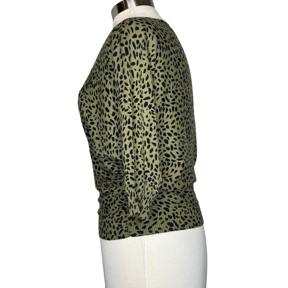 Premise knit sweater size Medium pull over green black animalprint stretch V-nec - Picture 3 of 13